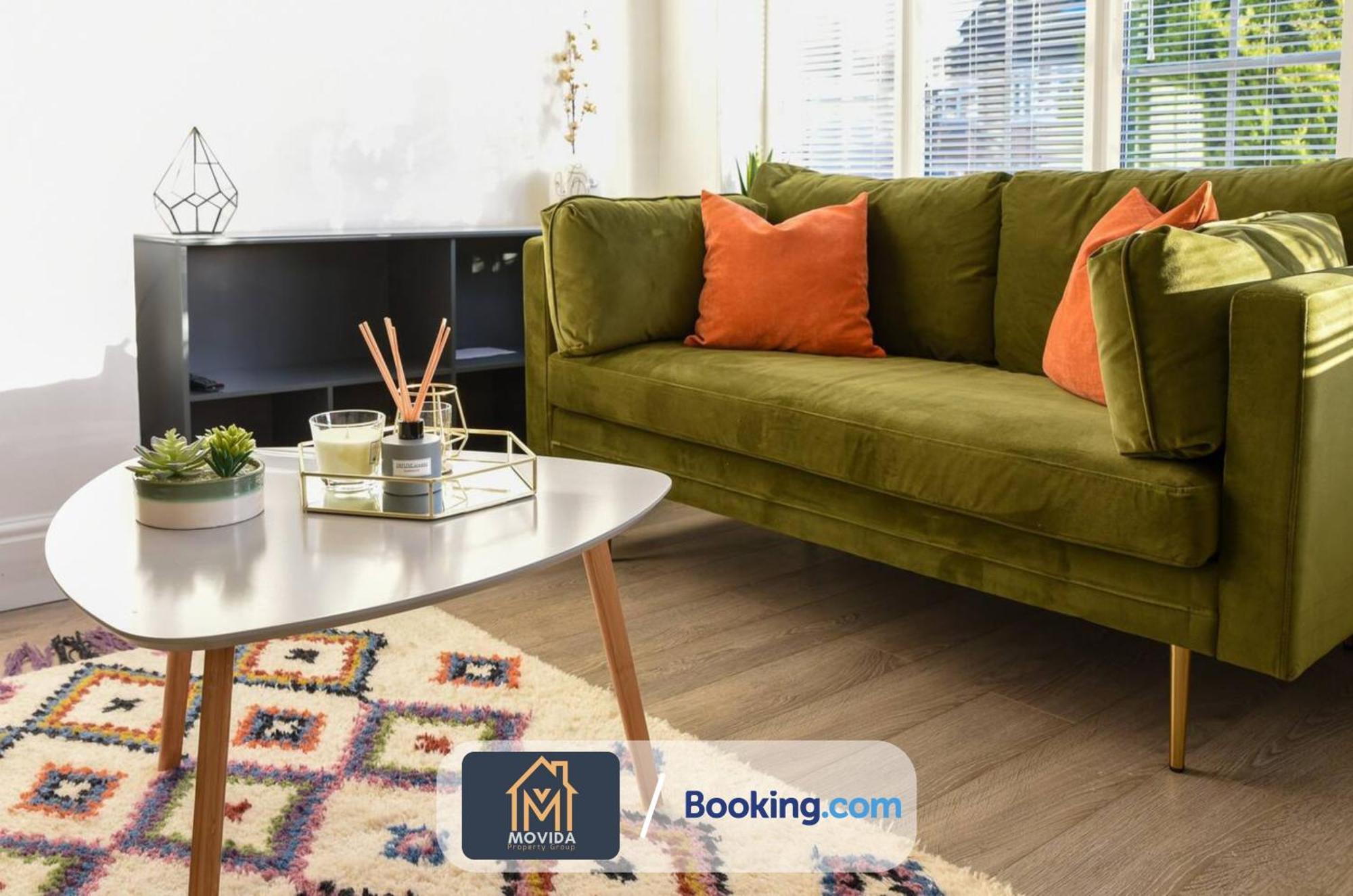 לידס Large Modern 6 Bedroom House By Movida Property Group Short Lets & Serviced Accommodation With Games Room מראה חיצוני תמונה