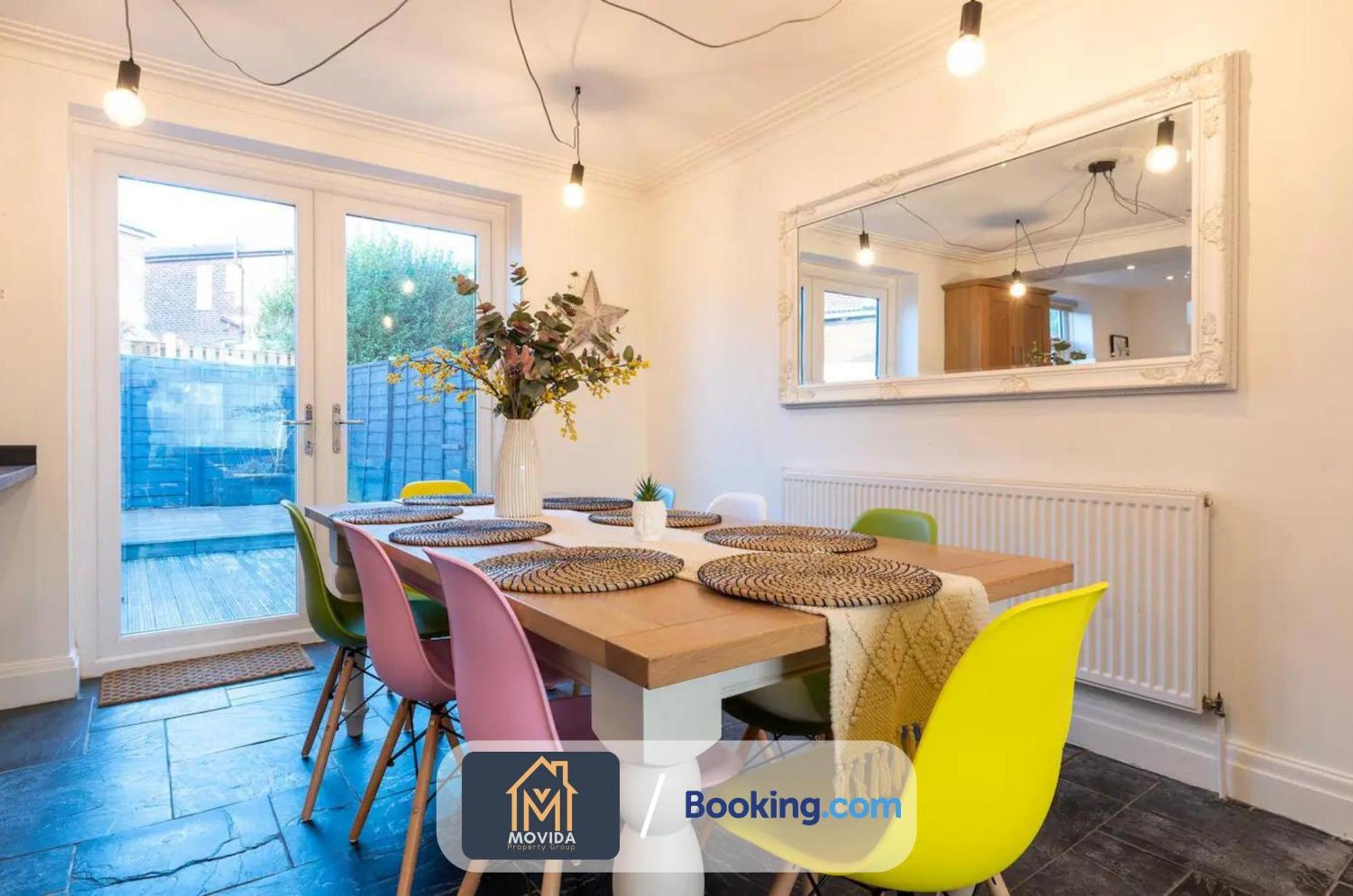 לידס Large Modern 6 Bedroom House By Movida Property Group Short Lets & Serviced Accommodation With Games Room מראה חיצוני תמונה